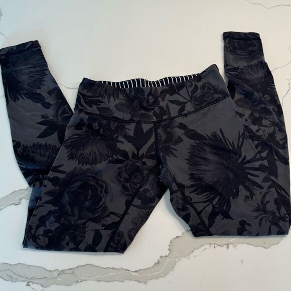 Lululemon floral leggings - Picture 1 of 7